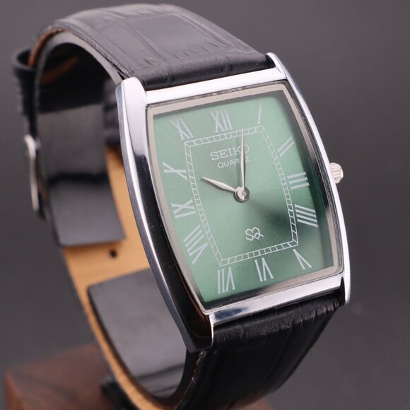 Vintage Seiko Slim Tonneau Tank Quartz Gentlemen's Wrist Watch  - FREE SHIPPING - Picture 1 of 13
